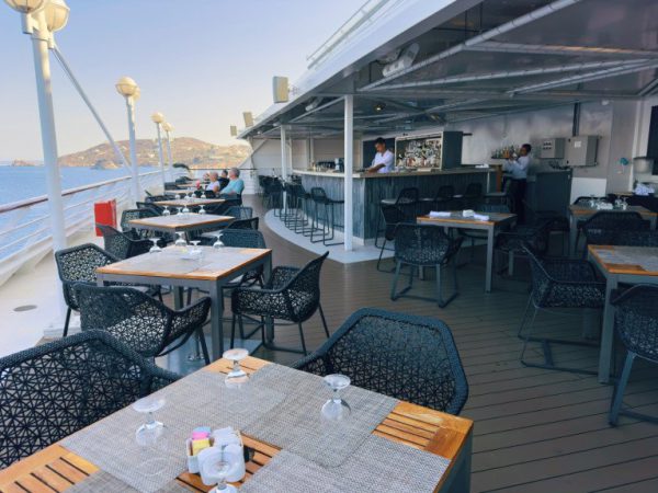 Azamara---Sunset-Bar-facility_large